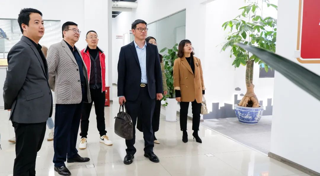 都江堰友愛學校一行到成蜀電力集團參觀交流