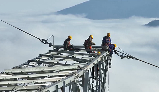 ±800kV建蘇線地線融冰改造，筑牢冬季電網(wǎng)安全防線